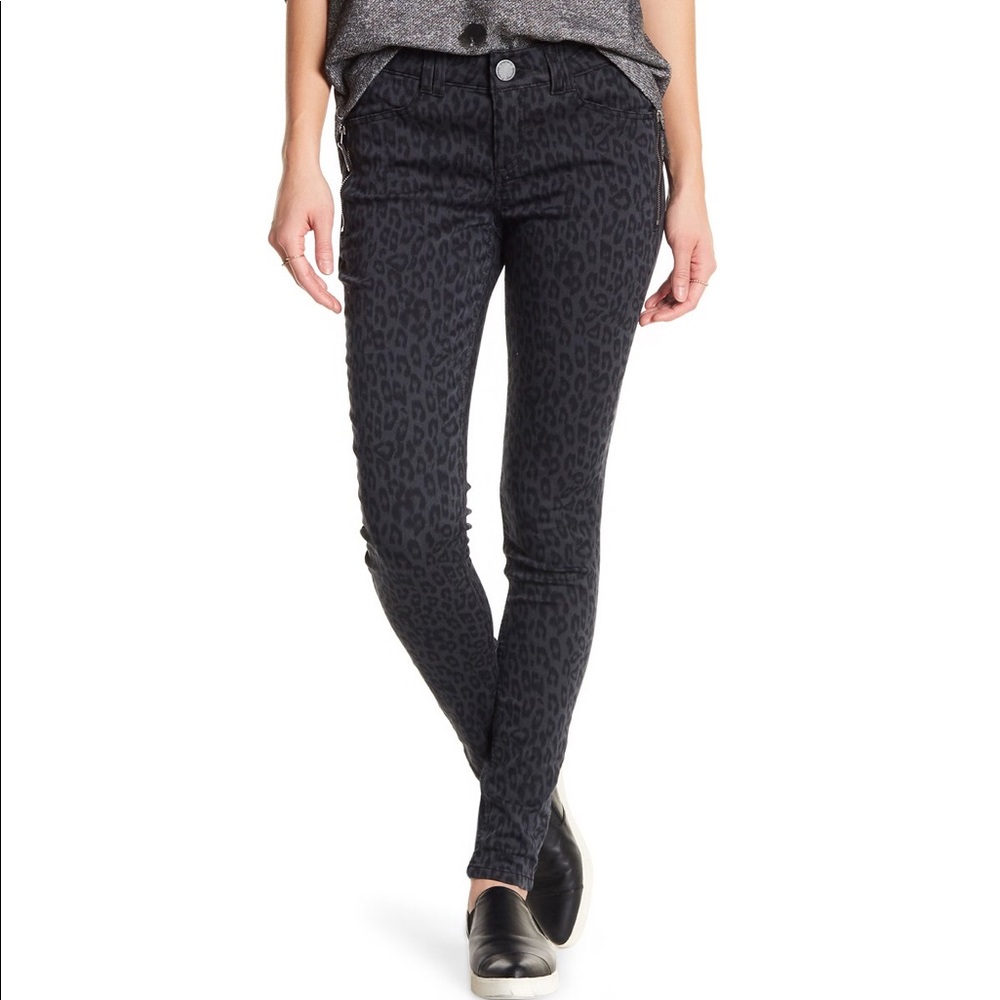 Democracy AB technology leopard pants jeans